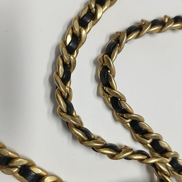 TWO TONE CHAIN HANDLE Small Quilted Lambskin Black