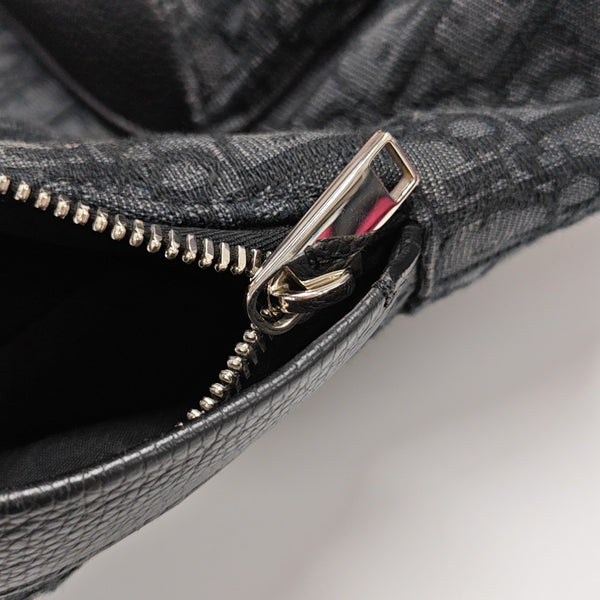 Rider Oblique Canvas Black