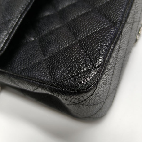CLASSIC FLAP Medium Quilted Grained Calfskin Black