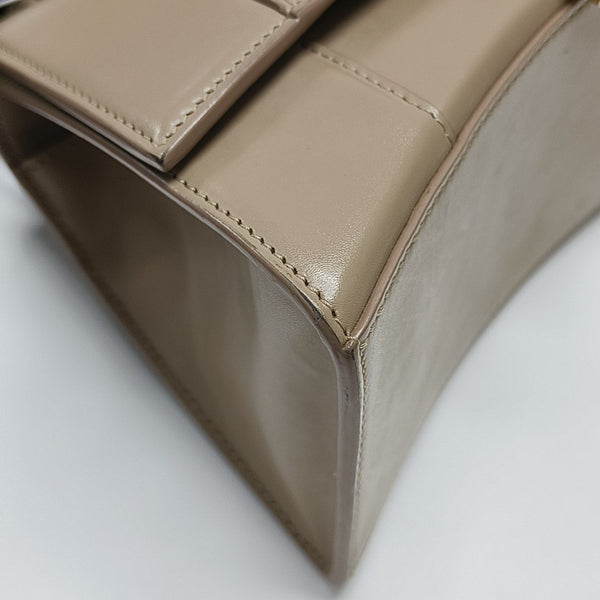 Hourglass S Calfskin Beige