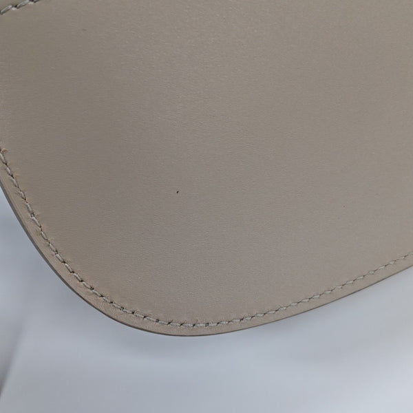 Bobby Medium Calfskin Beige