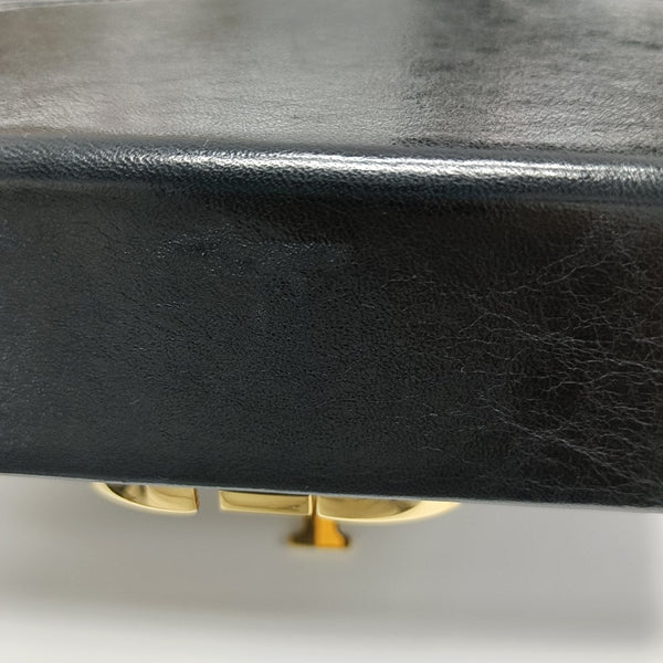Authenticated pre-owned 30 Montaigne Calfskin Black - Shoulder Bag at Looply