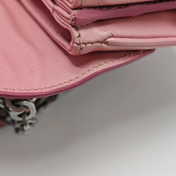 Closure Saffiano Calfskin Pink