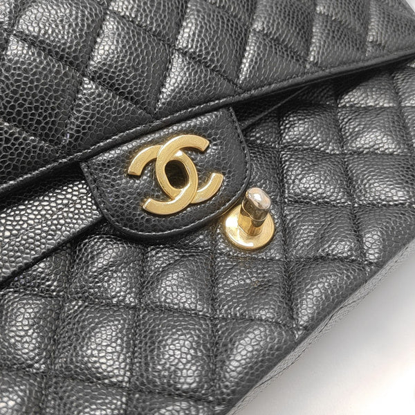 CLASSIC FLAP Medium Quilted Grained Calfskin Black