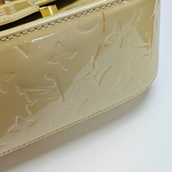 BELLFLOWER PM Patent Leather Beige
