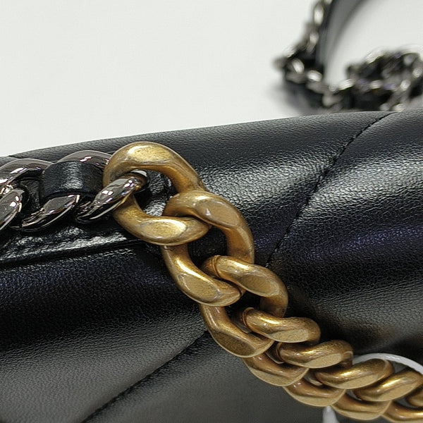 Chanel 19 WOC Piel de Cordero Acolchada Negra