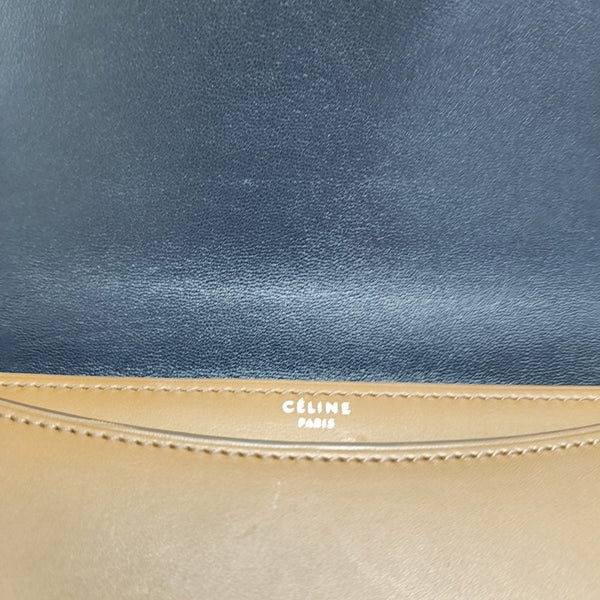 CASE Medium Calfskin Brown