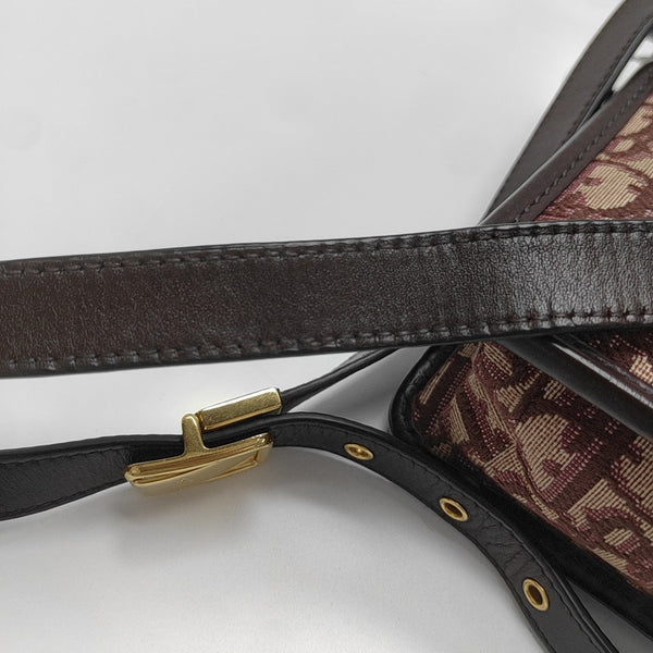 30 Montaigne Oblique Canvas Red
