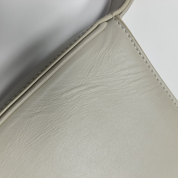 LE 5 À 7 Small Calfskin White