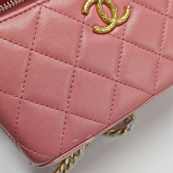 VANITY CASE Small Quilted Lambskin Pink