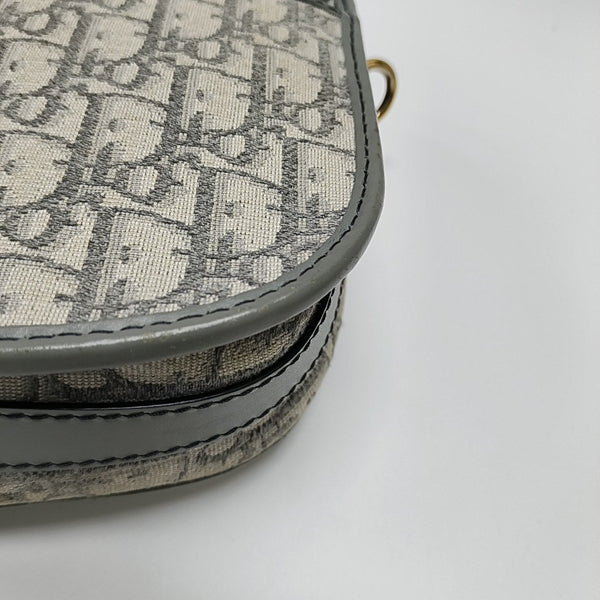 Bobby Medium Oblique Canvas Gray