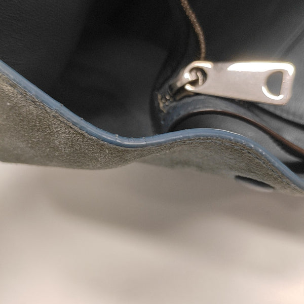 TRAPEZE Medium Calfskin Blue