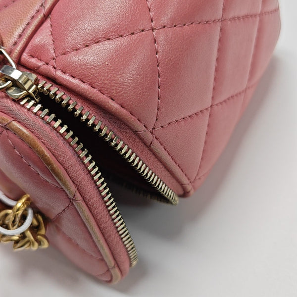VANITY CASE Small Quilted Lambskin Pink