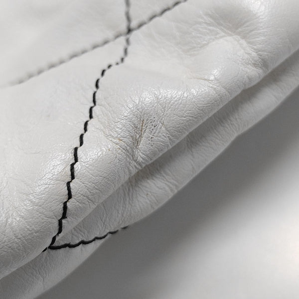 CHANEL 22 Medium Quilted Calfskin White