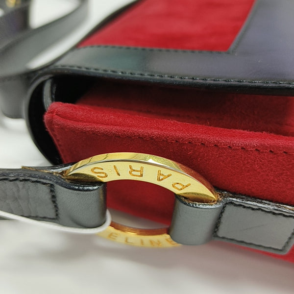 Marco de gamuza rojo mediano