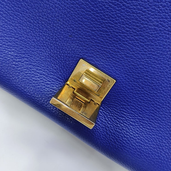 TRAPEZE Medium Calfskin Blue