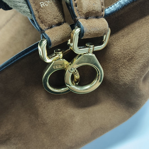 Peekaboo Essential Medium Suede Brown