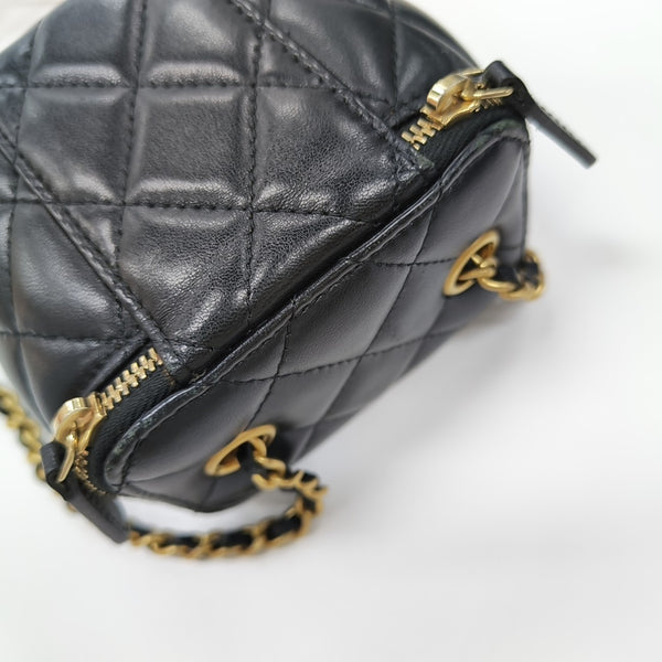 VANITY CASE Mini Quilted Lambskin Black