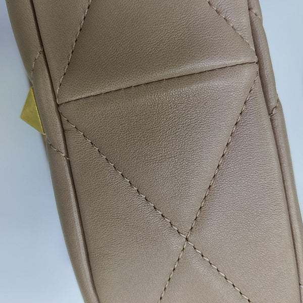 Roman Stud Quilted Lambskin Pink