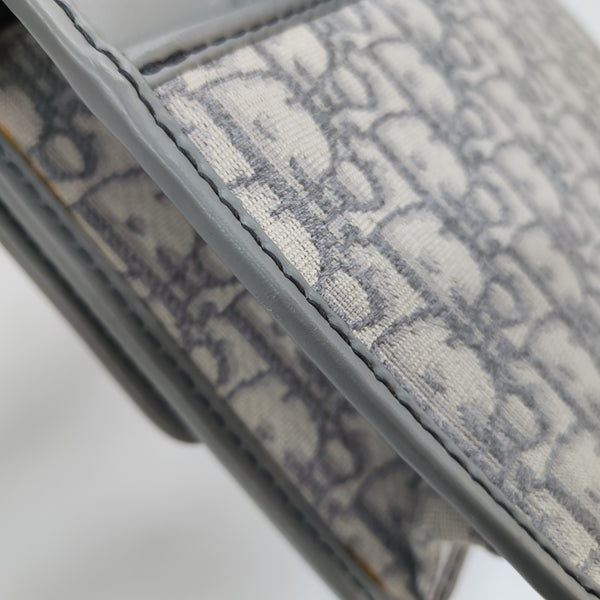 30 Montaigne Oblique Canvas Gray