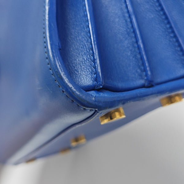 SAC DE JOUR Nano Calfskin Blue