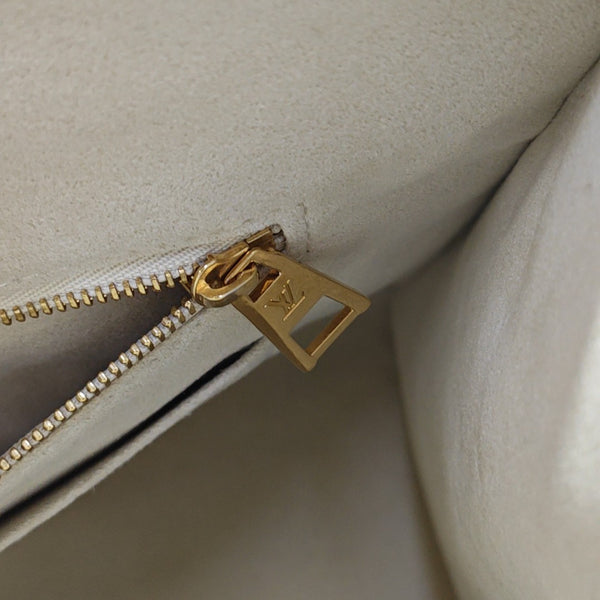 ONTHEGO MM Monogram Calfskin Beige