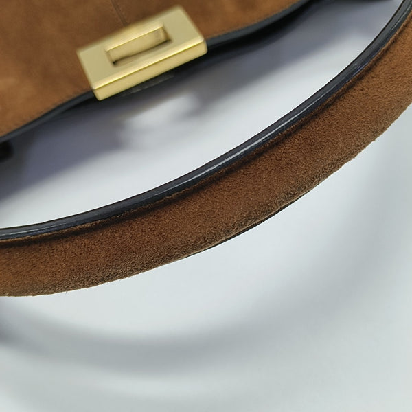 Peekaboo Essential Medium Suede Brown
