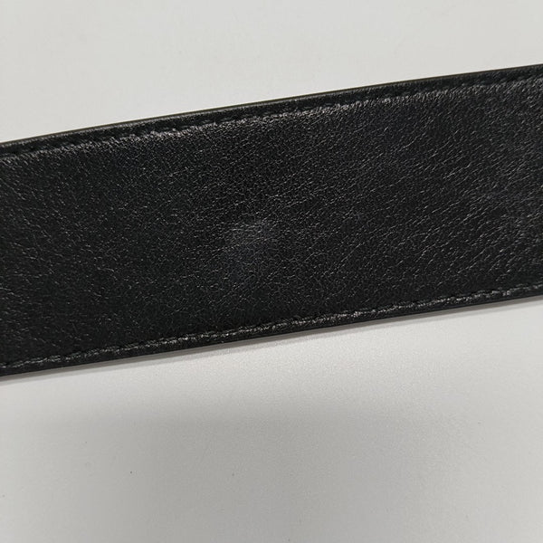 Authenticated pre-owned 30 Montaigne Calfskin Black - Shoulder Bag at Looply