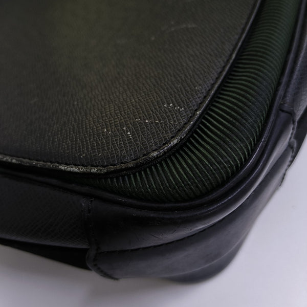 VIKTOR Calfskin Black