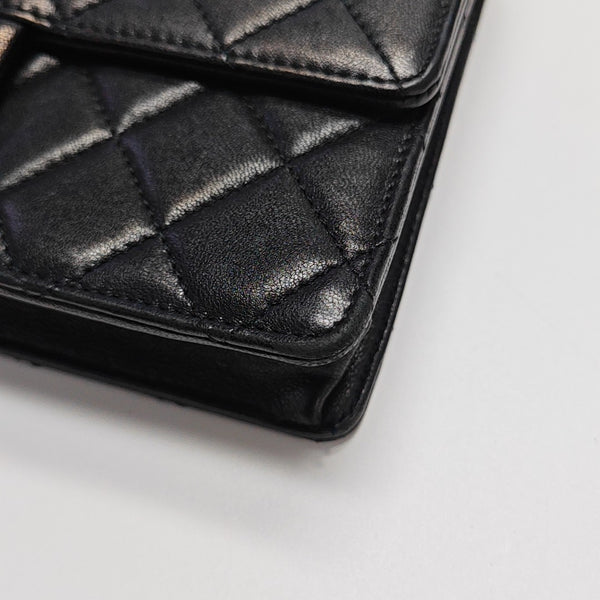 CLASSIC VERTICAL PEARL Medium Quilted Lambskin Black