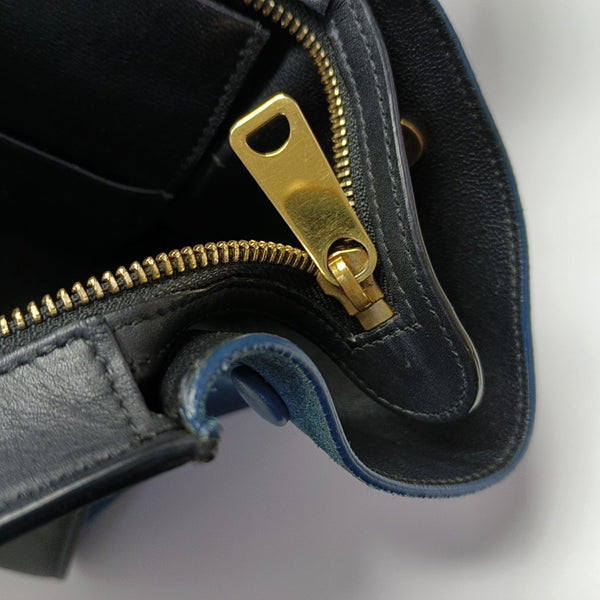 TRAPEZE Small Calfskin Blue