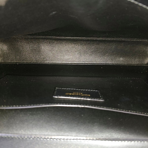 Authenticated pre-owned Manhattan Medium Calfskin Black - Shoulder Bag at Looply