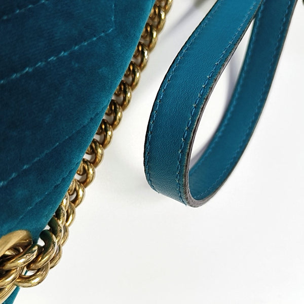 Authenticated pre-owned GG Marmont Small Velvet Green - Shoulder Bag at Looply