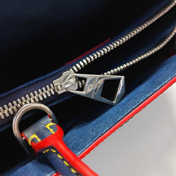 Authenticated pre-owned Twist Epi Blue - Shoulder Bag at Looply