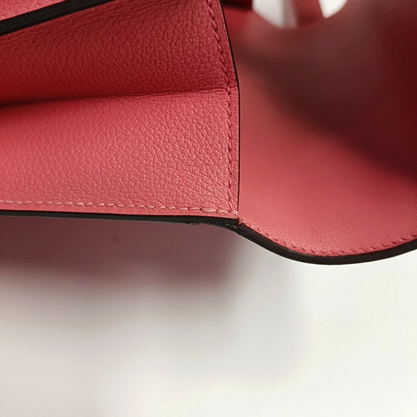 Authenticated pre-owned 2002 Evercolor Pink - Shoulder Bag at Looply