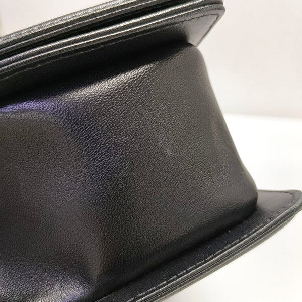 Authenticated pre-owned Boy Chanel Medium Chevron Calfskin Black - Shoulder Bag at Looply
