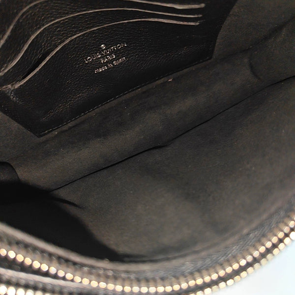 Authenticated pre-owned Lockme Calfskin Black - Shoulder Bag at Looply