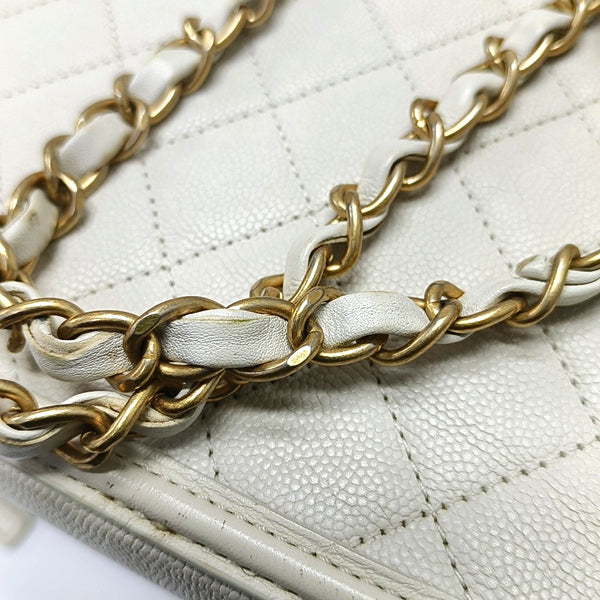Authenticated pre-owned Filigree Large Quilted Grained Calfskin White - Shoulder Bag at Looply