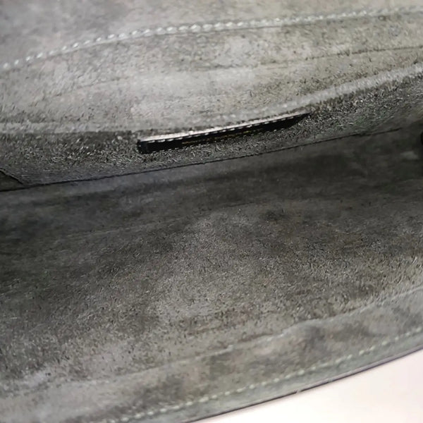 Authenticated pre-owned Chyc Y Ligne Calfskin Black - Clutch at Looply