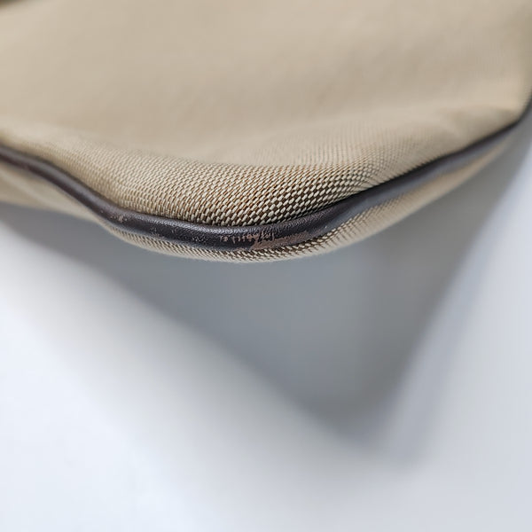 Canvas Brown