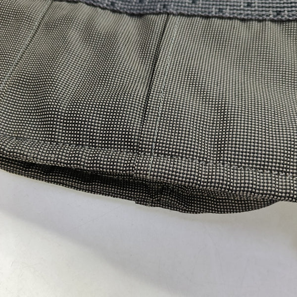 Her Line Canvas Gray