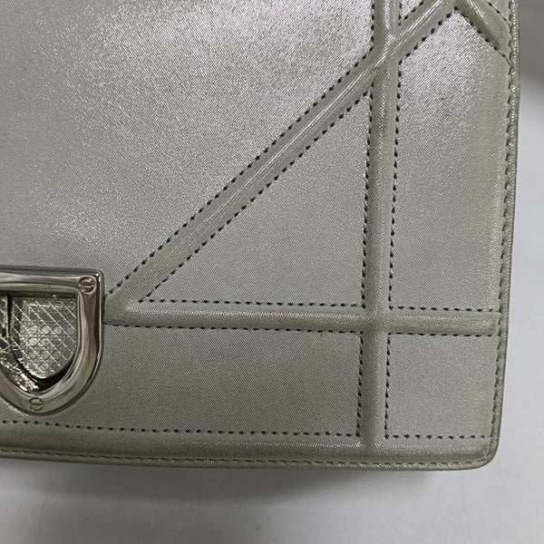 Diorama Small Cannage Calfskin Silver
