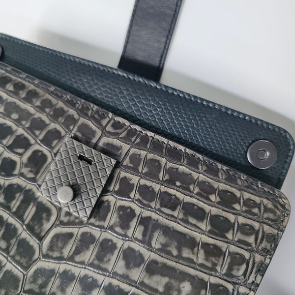 Crocodile Black