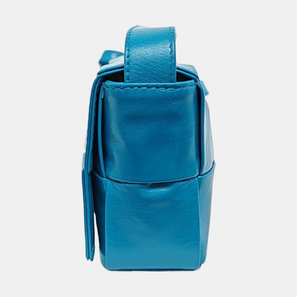 Authenticated pre-owned Cassette Small Calfskin Blue - Shoulder Bag at Looply