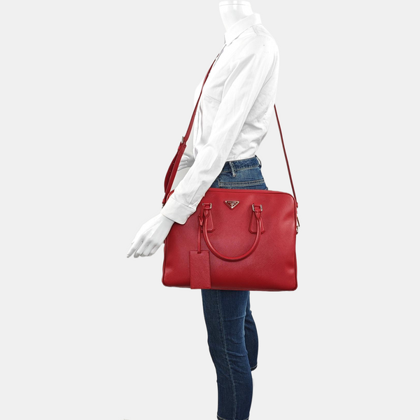 Authenticated pre-owned Saffiano Calfskin Red - Shoulder Bag at Looply