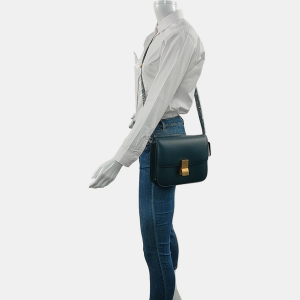 Authenticated pre-owned CLASSIC BOX Medium Calfskin Green - Shoulder Bag at Looply