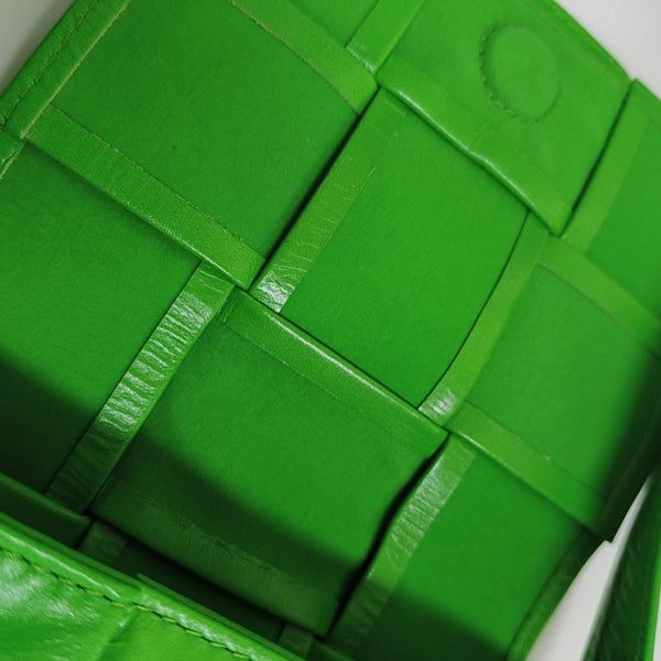 Authenticated pre-owned Cassette Small Calfskin Green - Crossbody Bag at Looply
