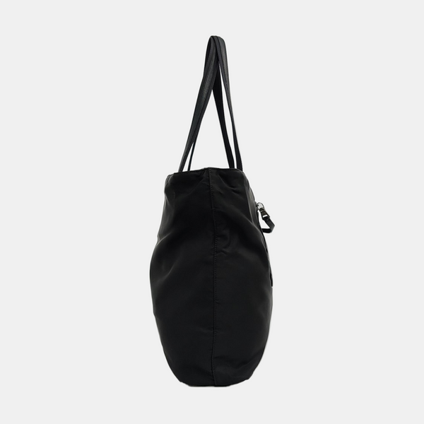 Authenticated pre-owned Nylon Crossbody Bag Nylon Black - Shoulder Bag at Looply