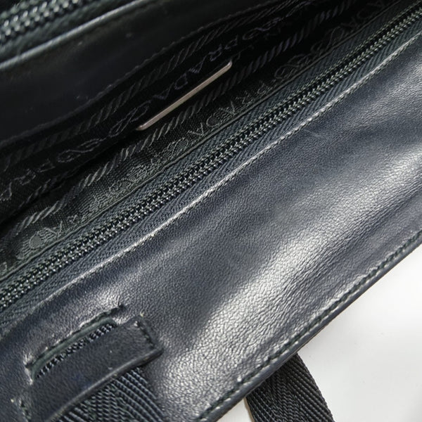 Authenticated pre-owned Nylon Crossbody Bag Nylon Black - Shoulder Bag at Looply