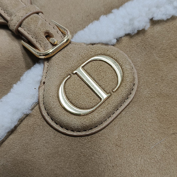Authenticated pre-owned Bobby Medium Sheepskin Beige - Shoulder Bag at Looply